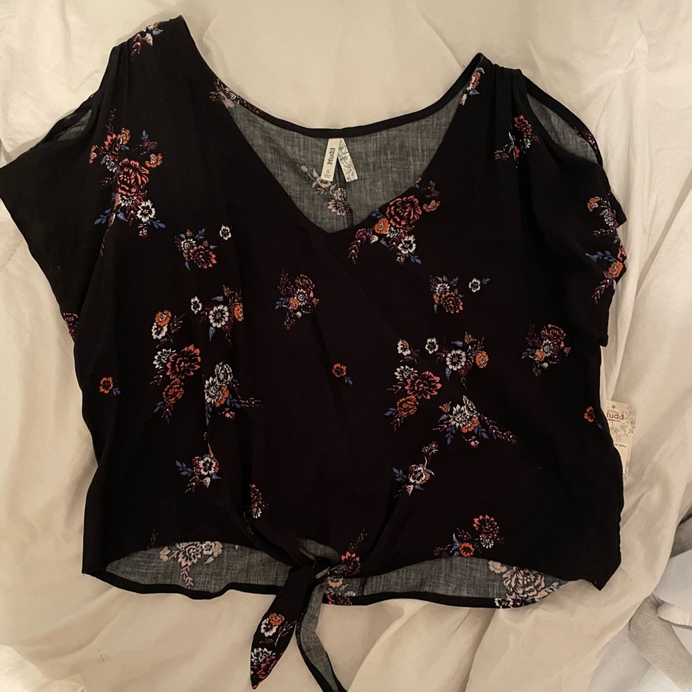 Mudd Women’s Small Top